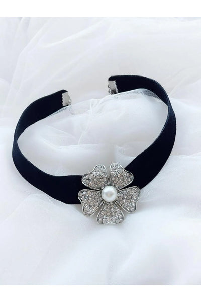 Taşlı Incili Yonca Choker Kolye