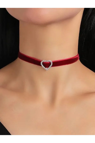 Kalpli Taşlı Choker Kalp Kolye