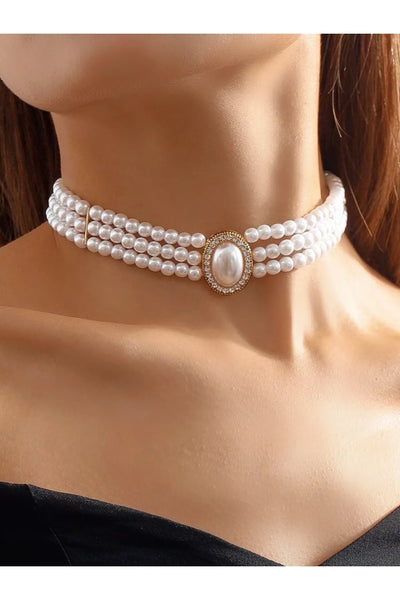 İncili Taşlı Broşlu Choker Kolye